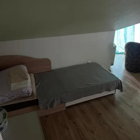 Virsutine 9 3 Kambarys Apartamento